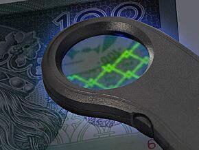Lupa x7,5 do sprawdzania banknotów podświetlana LED i UV Lupa x7,5 do sprawdzania banknotów podświetlana LED i UV