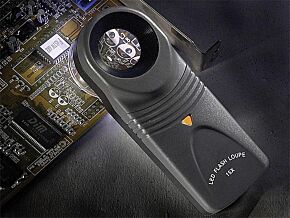 Lupa podświetlana o powiększeniu 15x Lupa podświetlana o powiększeniu 15x